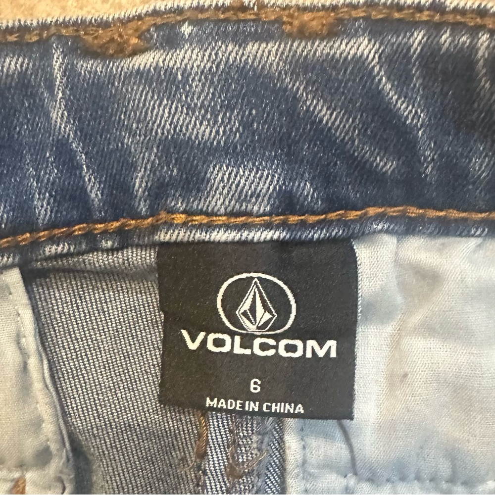 Boys size 6 denim 4 pocket jeans by Volcom - Picture 3 of 3